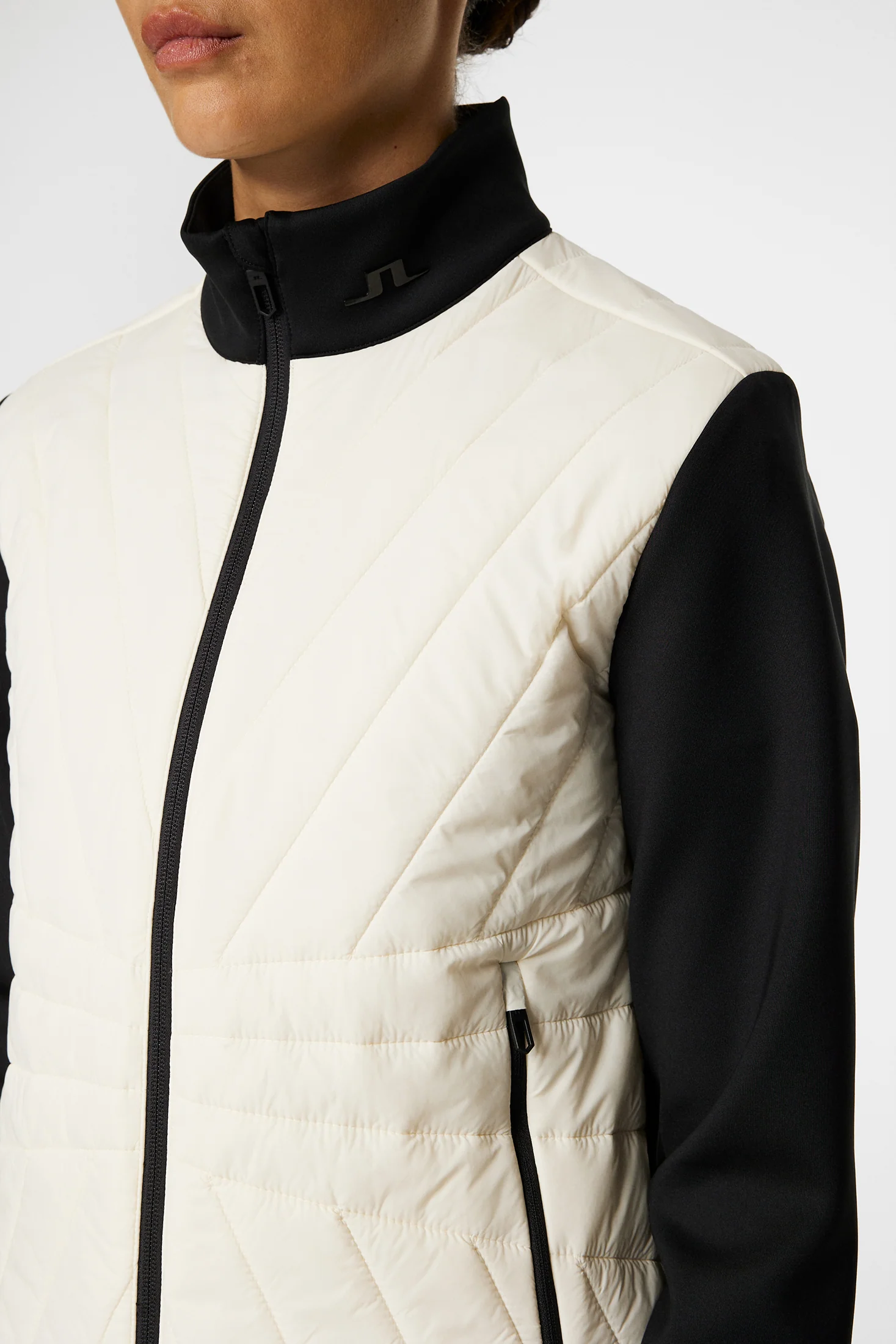 Holma Quilt Hybrid Jacket / Whisper White - Image 7